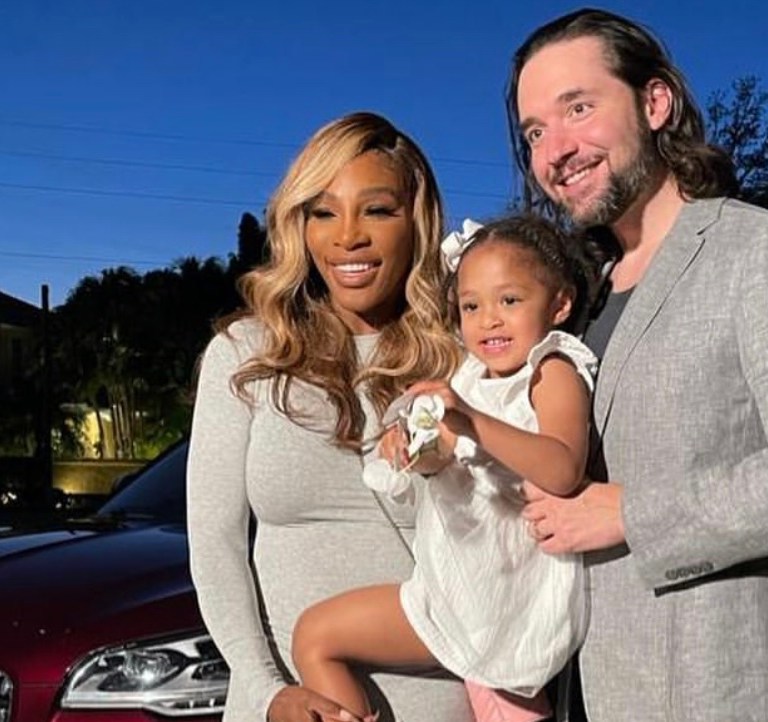 Serena Williams Posed With Her Husband Alexis Ohanian and Daughter Olympia in Naked Wardrobe Grey Long Sleeve Mini Dress