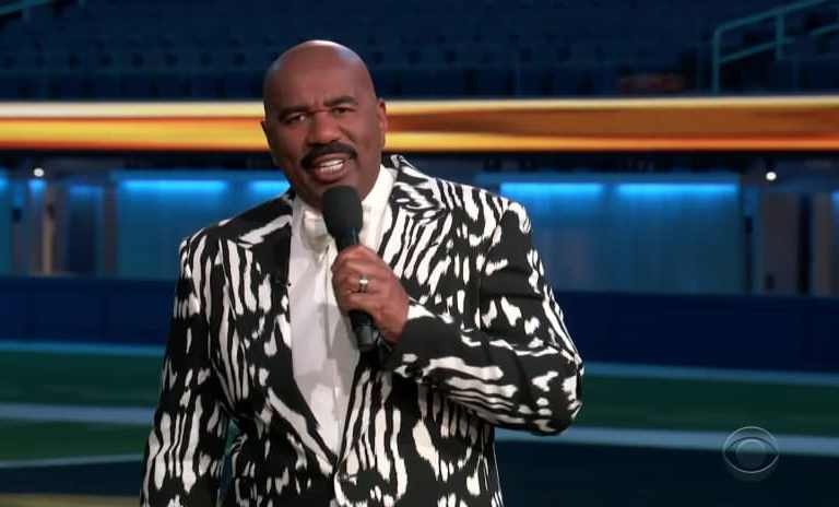 Fashion Bomb Men: Steve Harvey Hosts 2021 NFL Honors in Black and White Tom Ford Fall 2020 Ensemble