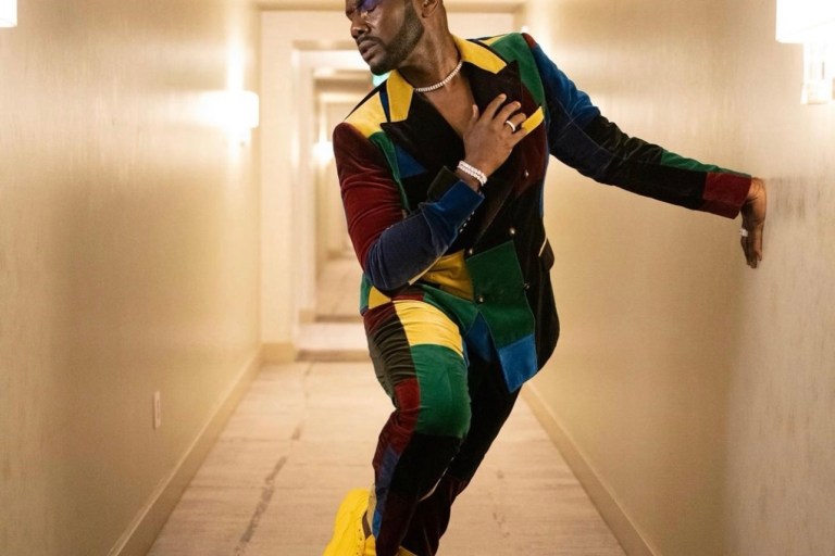 Nicco Annan Stuns in Living Color Wearing Dolce and Gabbana Fall/Winter 2021 Multicolor Suit for the 2021 Spirit Awards