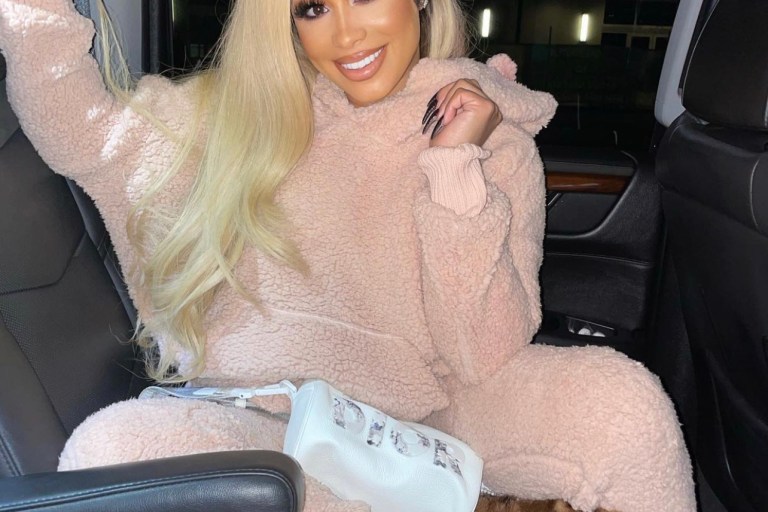 DreamDoll Spotted in Fashion Nova Mauve Sherpa Hoodie and Jogger Set