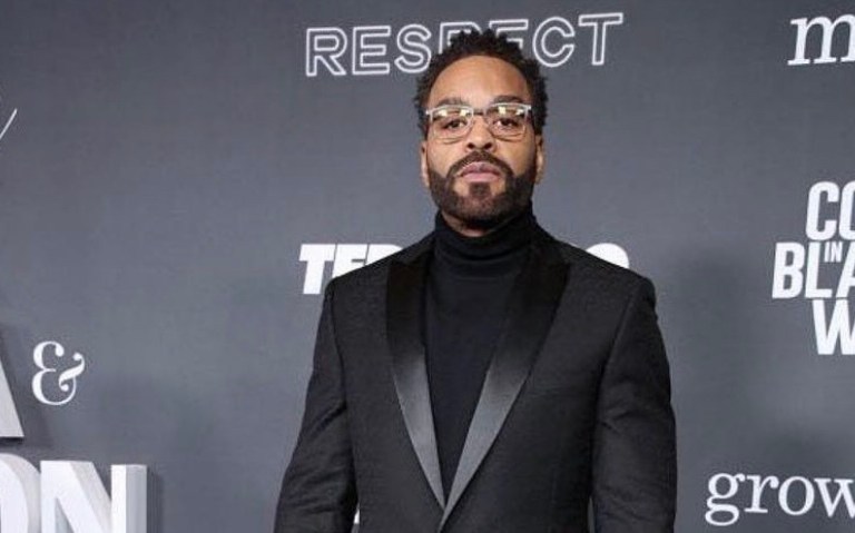 Method Man Wears Reiss Black Suit and Scarosso Green Shoes to the 2021 Celebration of Black Cinema & Television