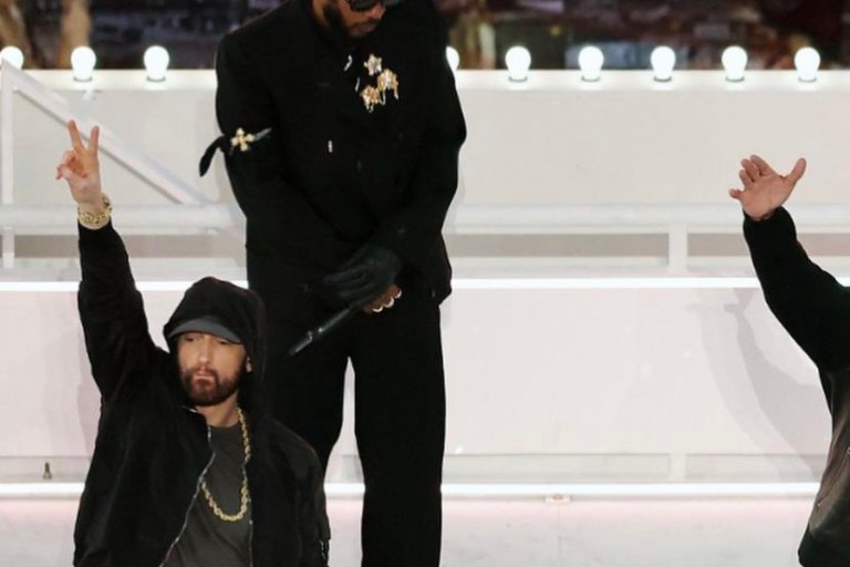 Kendrick Lamar wears Virgil Abloh’s x Louis Vuitton FW22 Suit and Tiffany & Co. Jewelry For Superbowl Halftime Performance