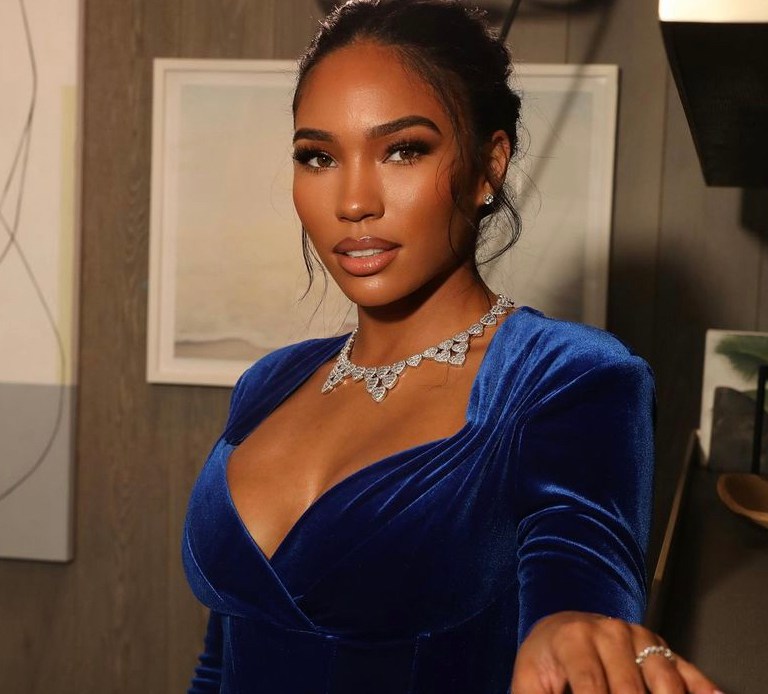 Cuban Link Attends the Powerbook Force Premiere with 50 Cent in a Blue Velvet Miss Circle Dress