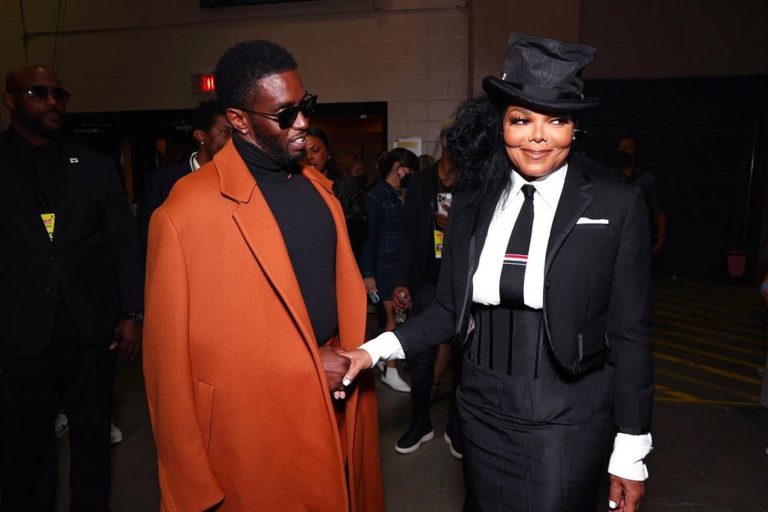 On TheStateofFashion.Bulletin.com : Diddy Changes Outfits 10 Times to Host the 2022 Billboard Music Awards