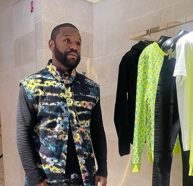 Fashion Bomb Men: Floyd Mayweather Dripped Out in Tie Dye Louis Vuitton