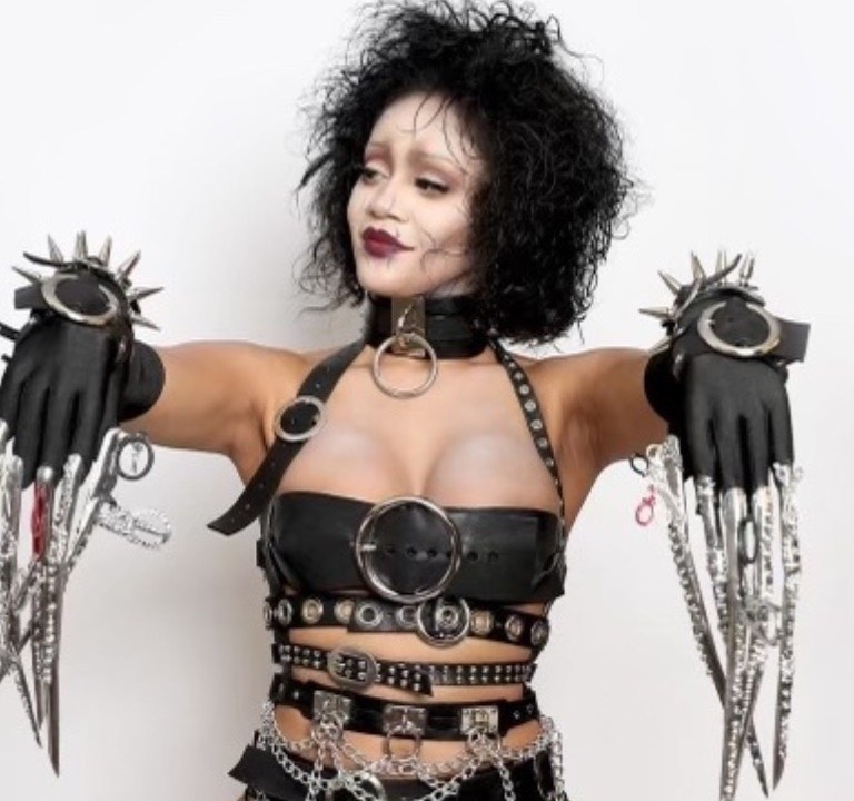 Saweetie Holds The Best Halloween Manicure Title After Her Miss Edward Scissorhands Viral Moment