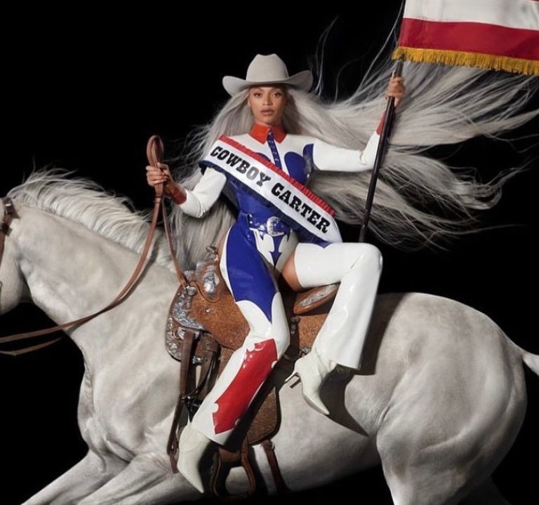 Beyoncé Unveiled the Cover of her ‘CowBoy Carter’ album in a Patriotic Latex Cowboy Look