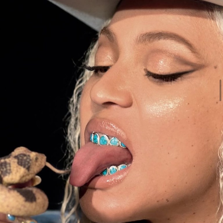 Bomb Accessories: Beyonce Debuted a Custom ‘Cowboy Carter’ 8X8  Spiderweb Turquoise and Diamond Grill