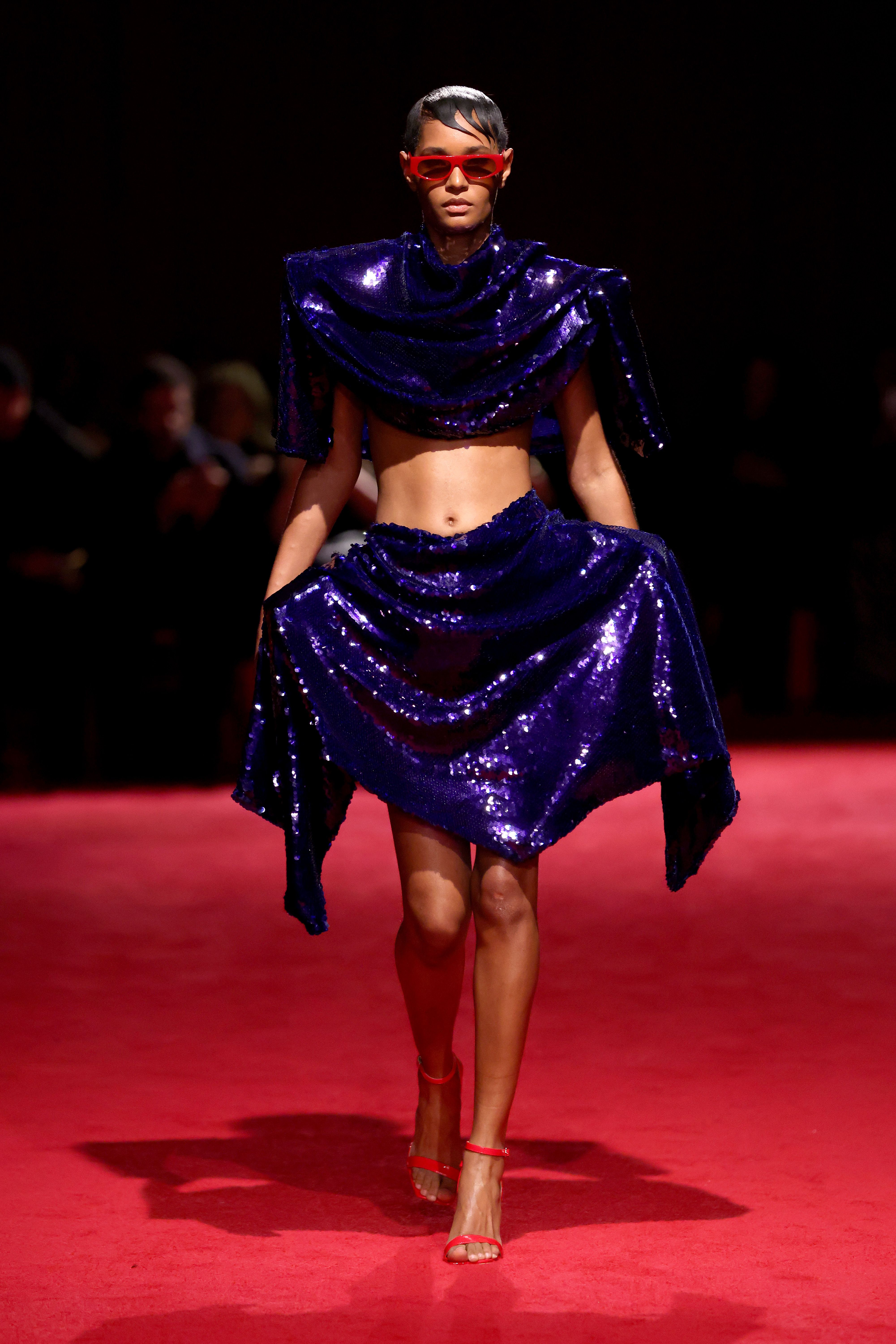 Christian Siriano FallWinter 2025 Collection Draws Inspiration From The Auto Industry With Metallic Palettes And Tactile Fabrics 20