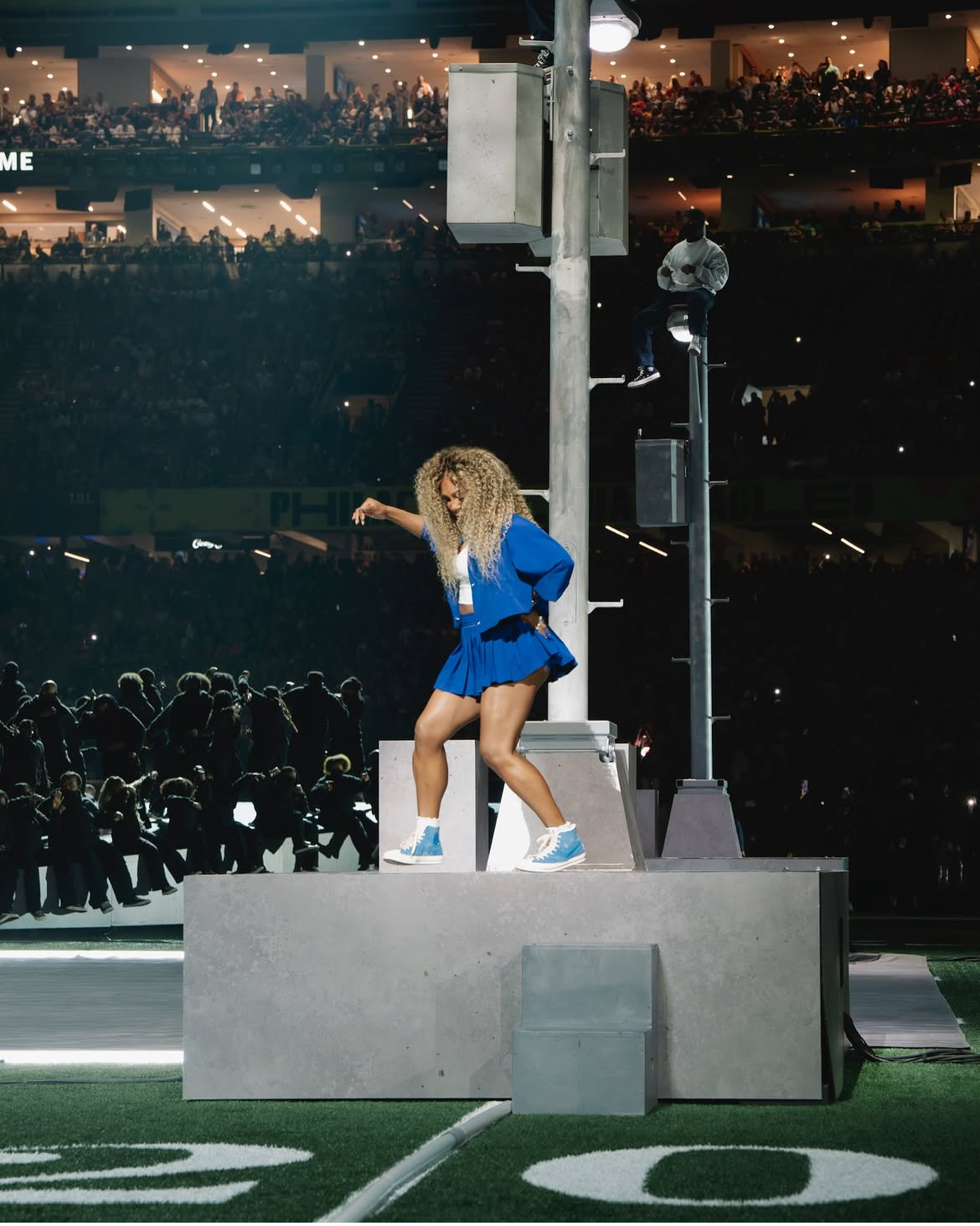 Serena4 Williams Crip Walks On Stage At The Super Bowl LIX In A Custom Blue Nike Crop Jacket And Mini Pleated Skirt