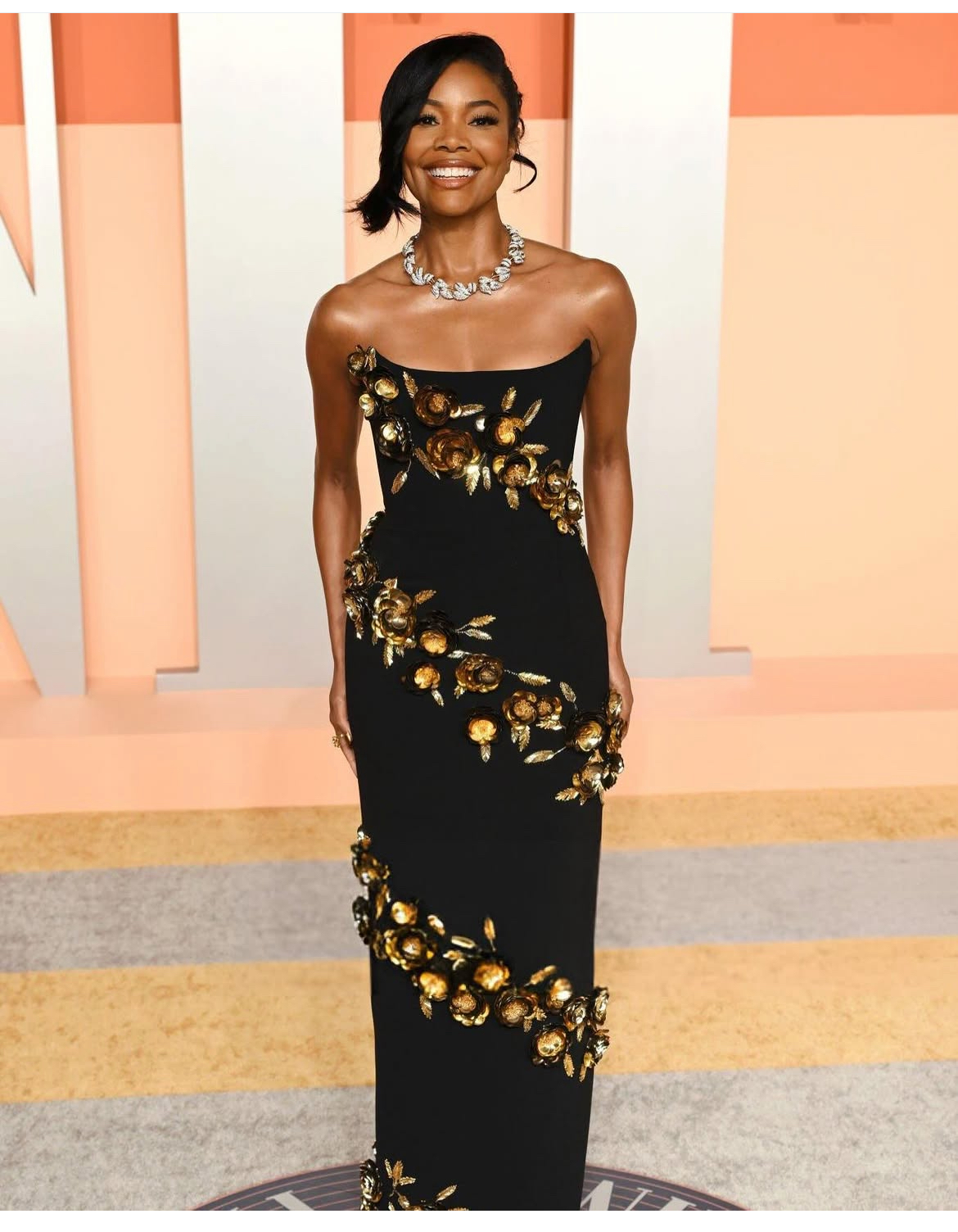 BeautyLifeFun Vanity Fair Oscar Party 2025 Recap Meagan Thee Stallion Looks Sizzling Hot In A Custom Green Feather Gown Halle Berry Stuns In A Silver Christian Siriano Dress 14