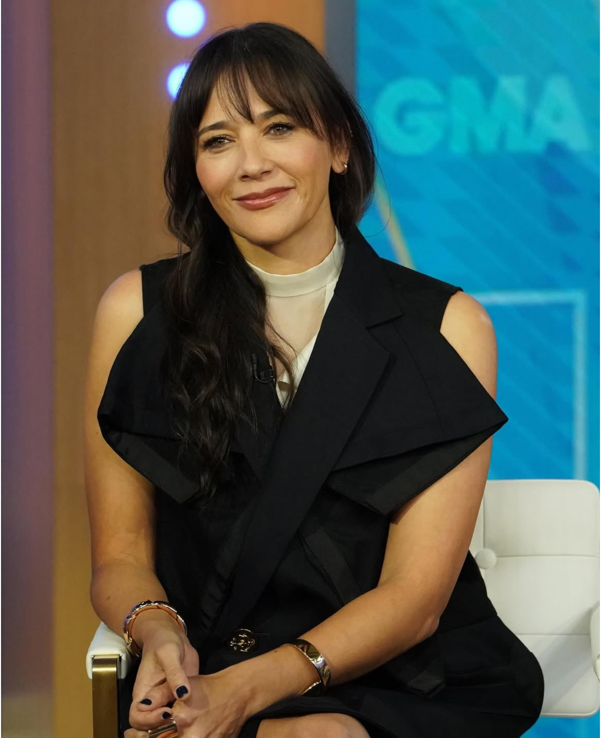 Tracee Ellis Ross Wore A Cognac 1670 Brown Entire Studios Leather Look Alongside Rashida Jones In A Black 2205 Sacai Vest On Good Morning America 10