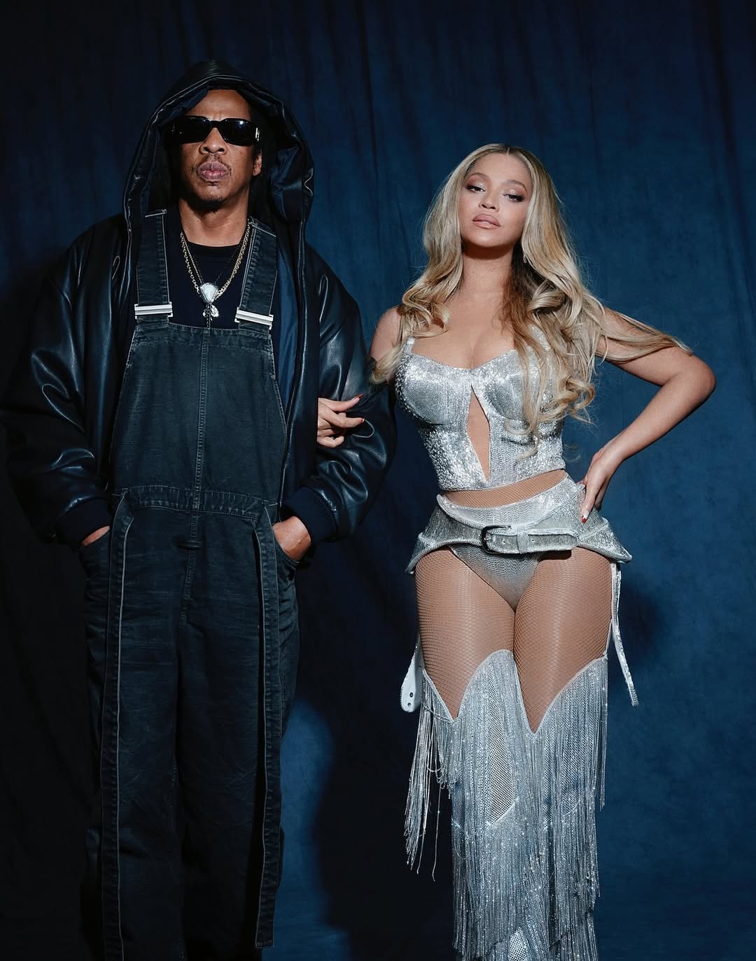 Fashion Bomb Couples Beyonce Performs In A Silver Mugler Look Alongside Jay Z In Paris
