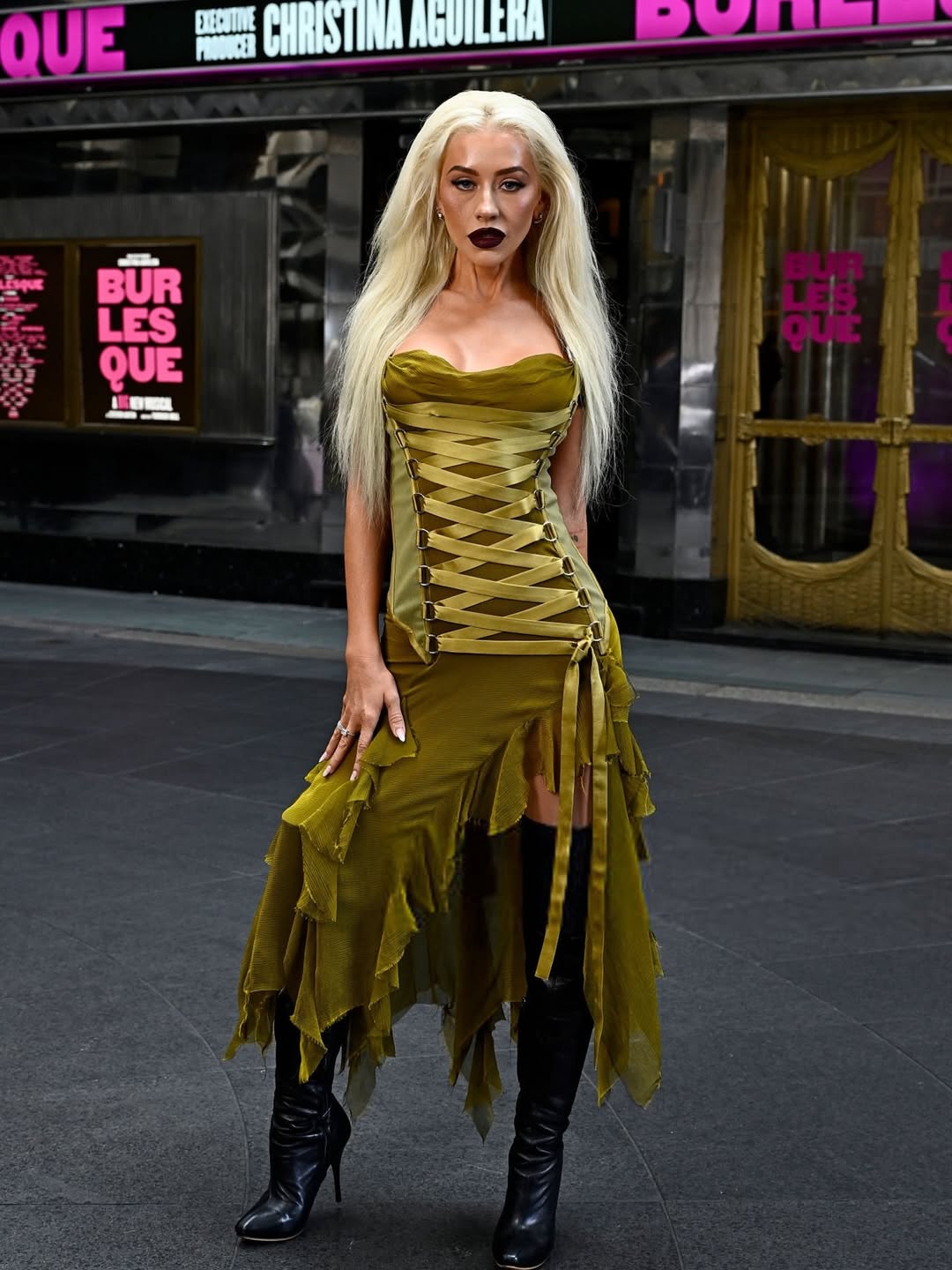 Christina Aguilera Promoted The New Burlesque Musical On Broadway In A Green Vintage Versace Dress 1