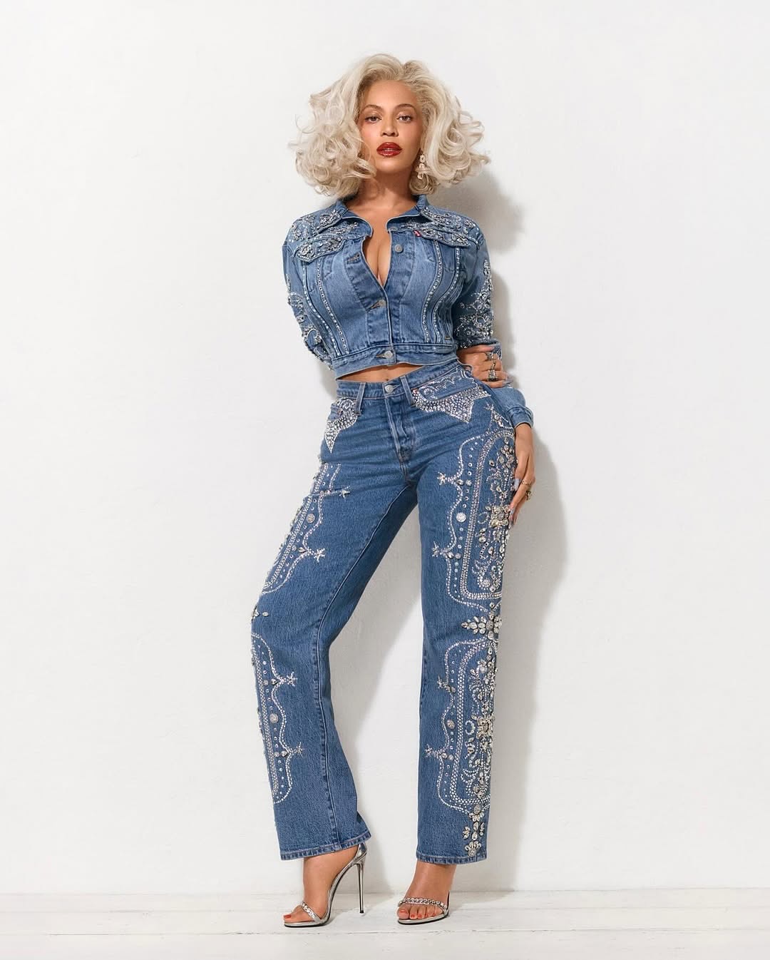 Beyonce Teams Up With Levis With The 501 Curve Western Crystal Jeans And Matching Denim Jacket 4