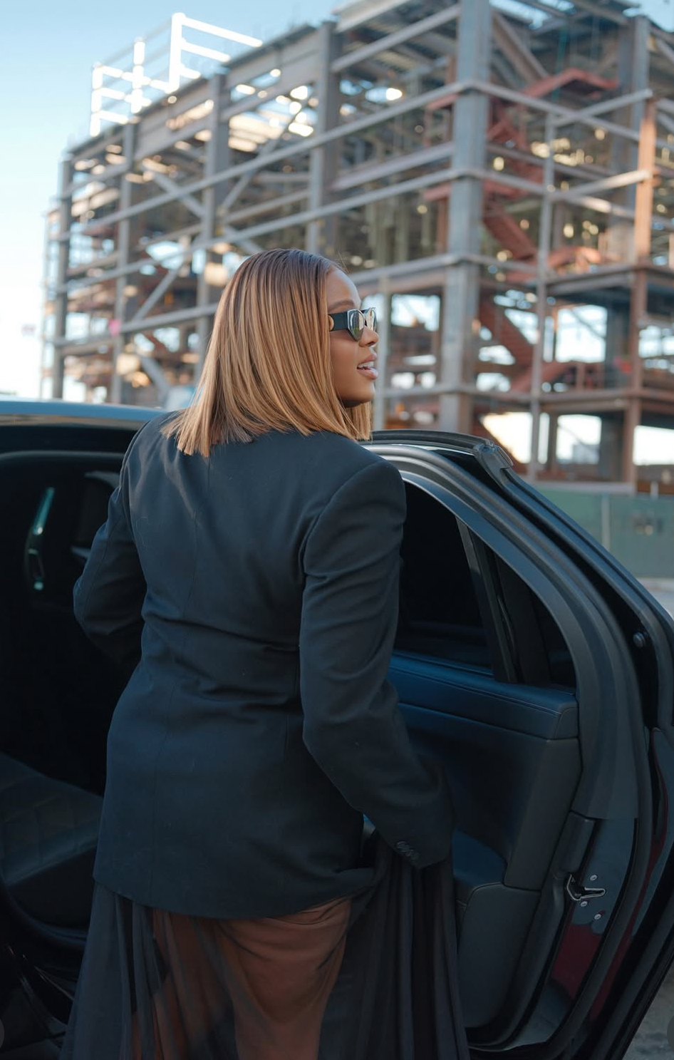 Dress Code Calls For Black And White Extraordinary Looks 2