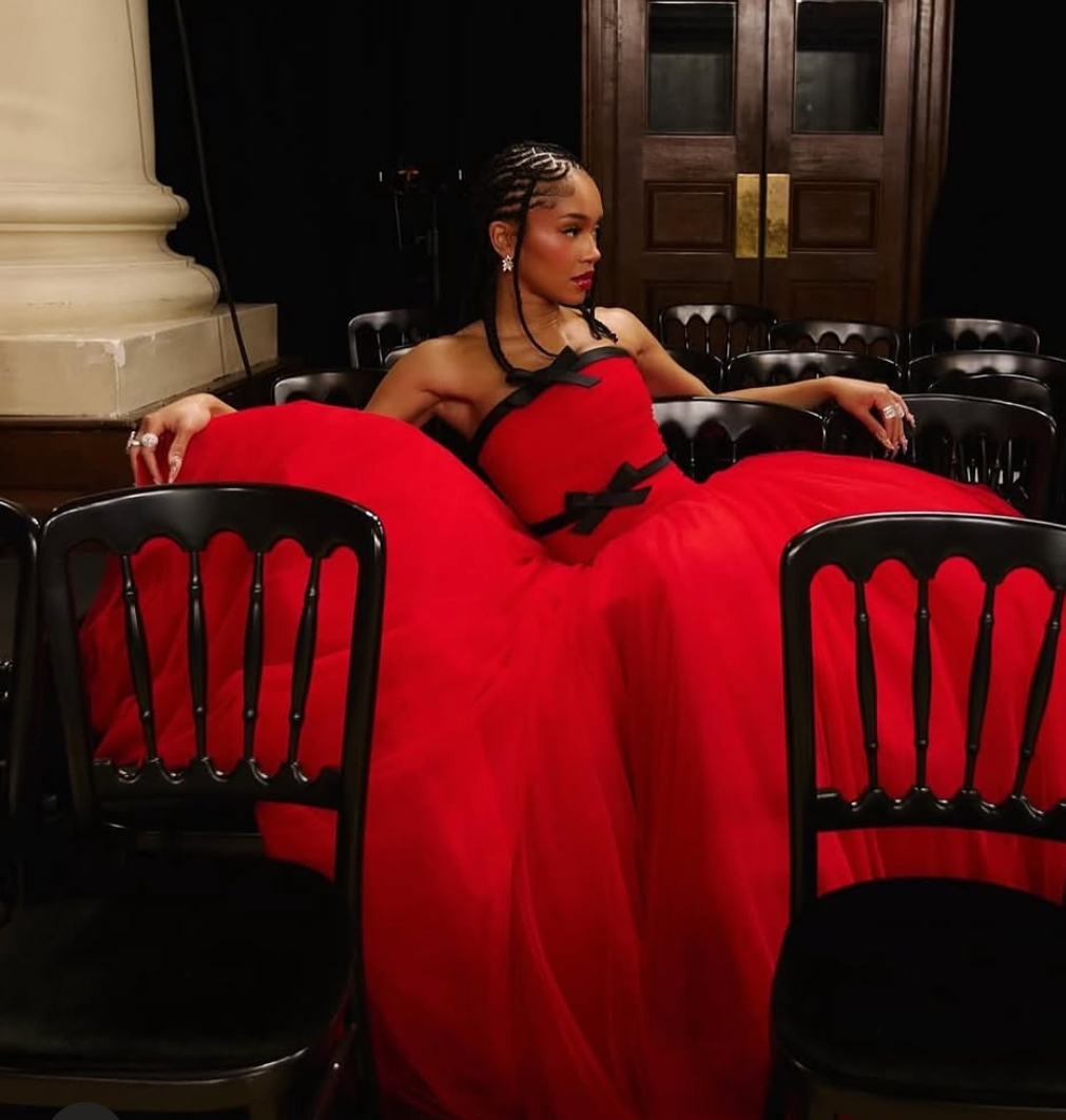 Saweetie Attended London Fashion Week In A Red Richard Quinn Dress A White Tolu Coker Cropped Top With Black Glossy Culottes 7