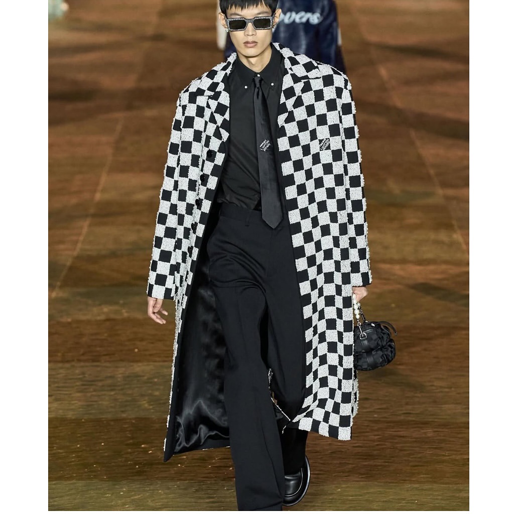 0 Tyler Perry Vs Brandy In Louis Vuittons 101000 Pearl Embroidered Damier Coat 