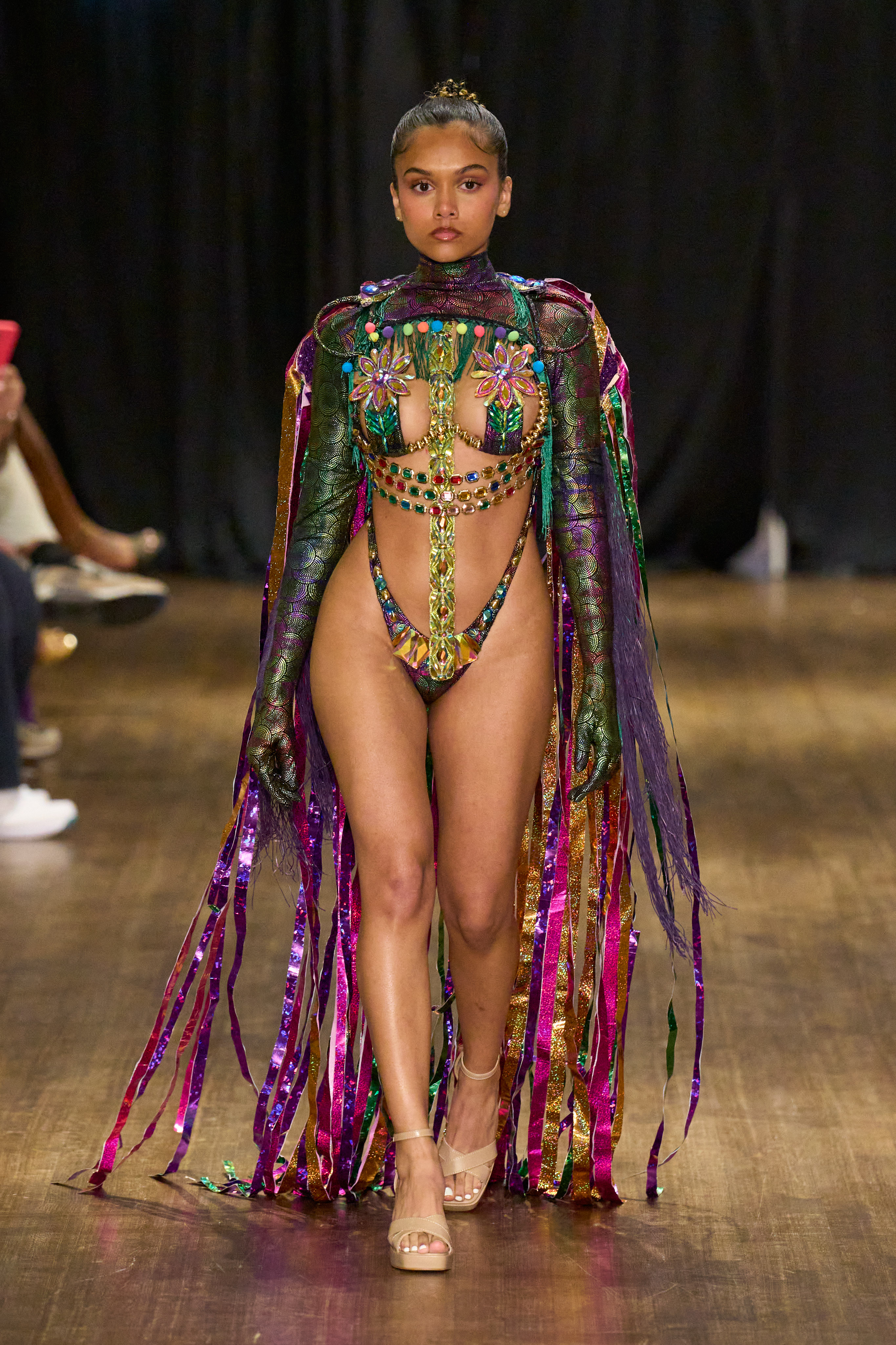 1 Carnival Catwalk S26 003