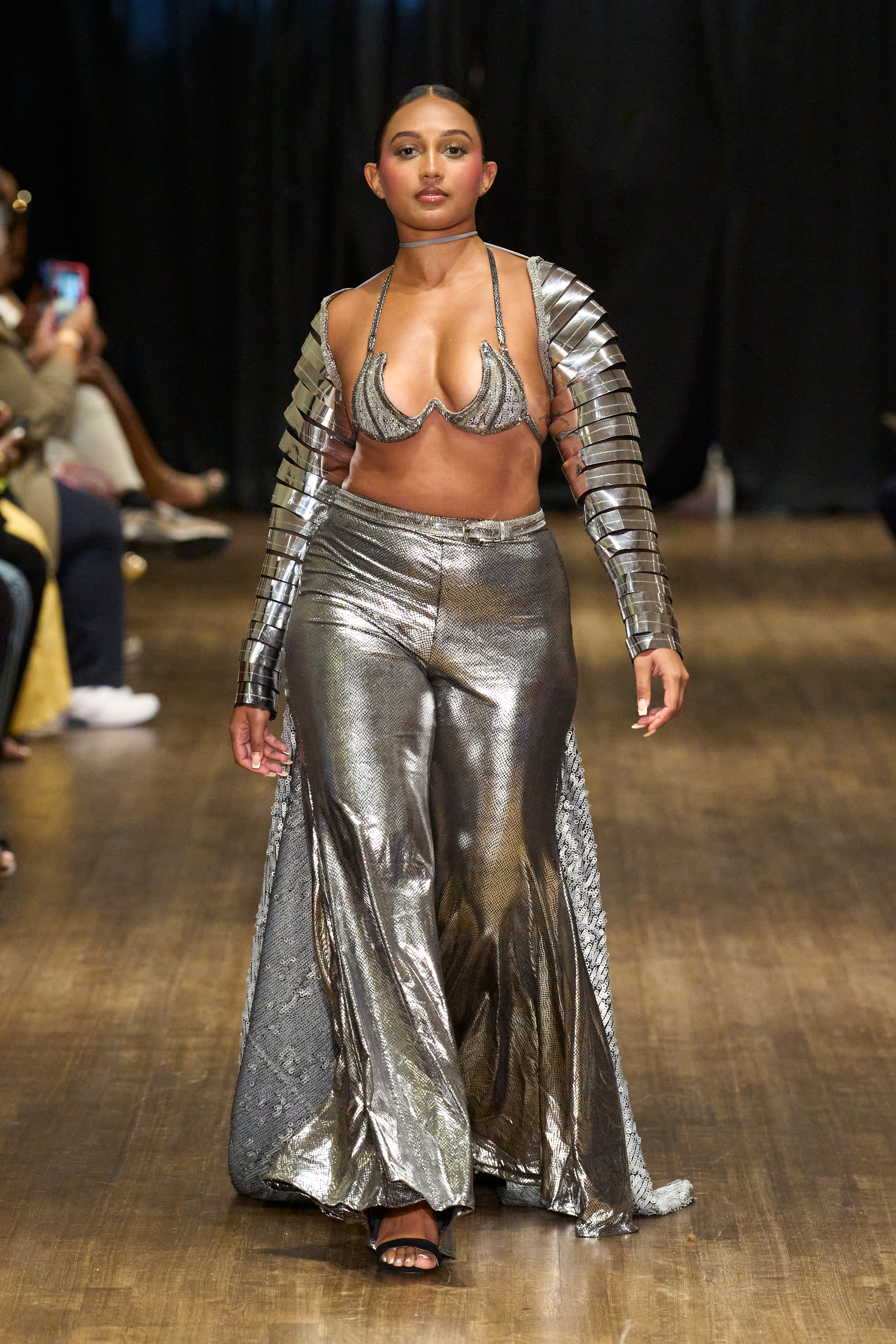 1 Carnival Catwalk S26 004