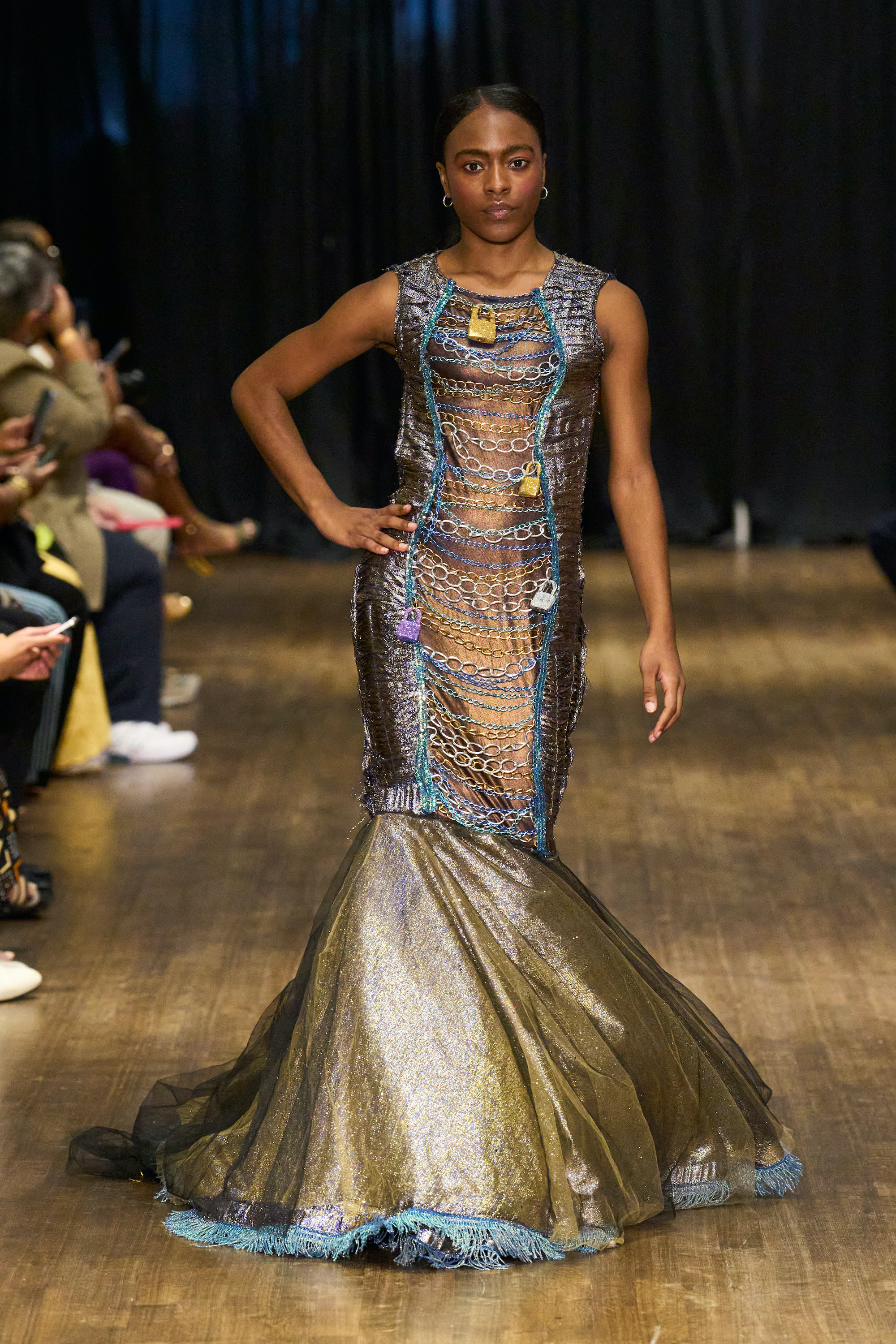 1 Carnival Catwalk S26 009