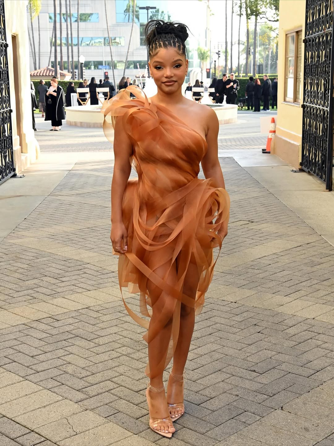 7The Top 5 Looks From Vogue World Hollywood  Tyler Perry In Louis Vuitton Mindy Kaling In Hermes Halle Bailey In Lever Couture And More