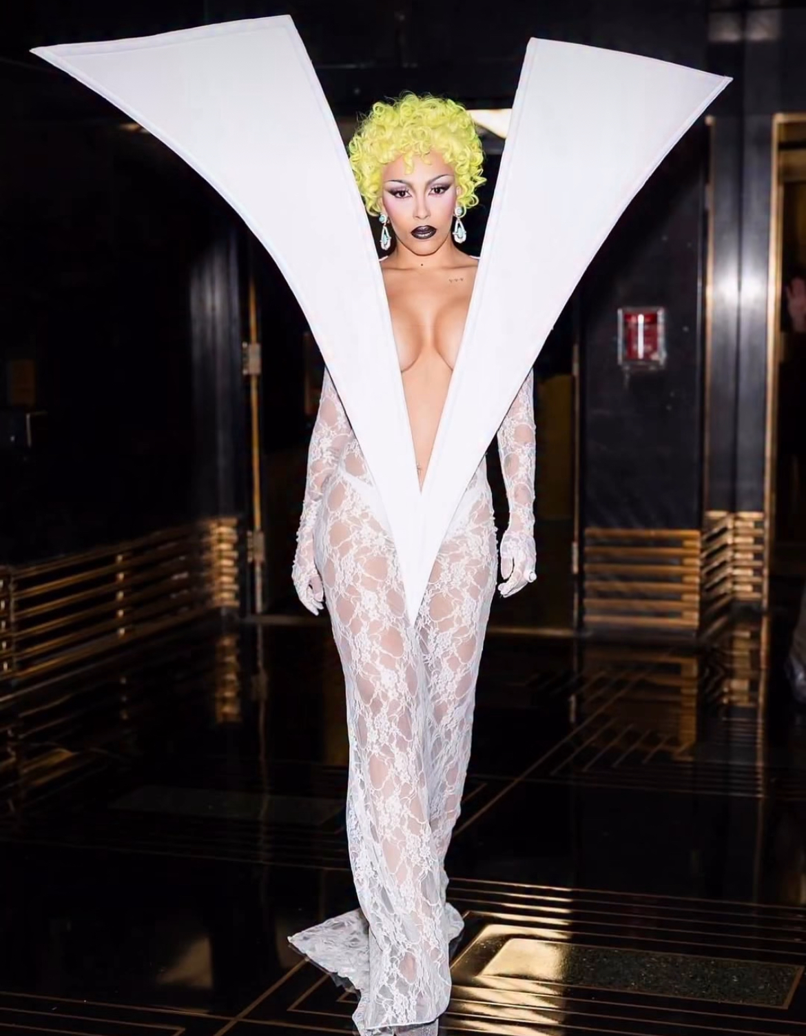 Doja Cat Wore A White Lace Quine Li Structural Dress To Saturday Night Live 1