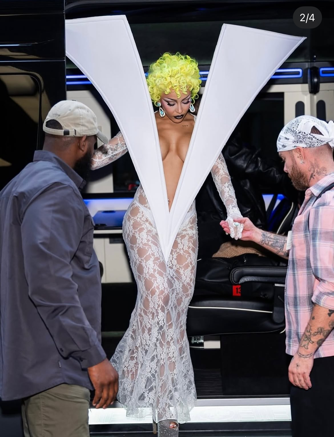 Doja Cat Wore A White Lace Quine Li Structural Dress To Saturday Night Live 3