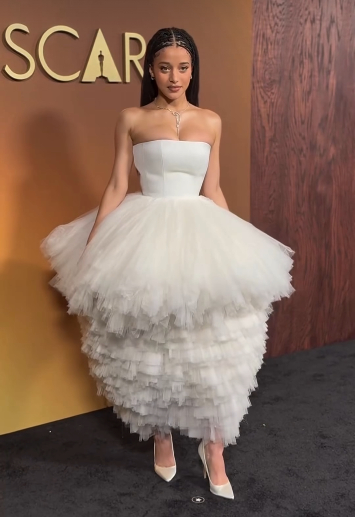 On The Scene At The 2025 Oscars Jennifer Lopez In Tamara Ralph Teyana Taylor In Miss Shoe Queen Latifah In Lanvin More 