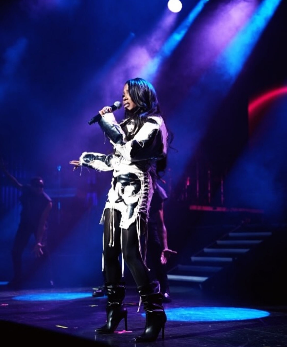 TOTAL Wore White Custom Anthony Lattimore Looks For Opening Night Of The 22Room 112 Tour22 453