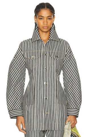 Rihanna Poses With Her Aunt Grandmother And Sons In Barbados Wearing A 3900 Bottega Veneta Jacket And 1350 Miu Miu Sneakers IMG 0307