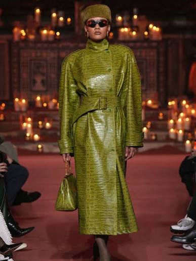 Beyonce Debuted A New Bob Hairstyle In A Green Croc Embossed Rowen Rose Trench At The 2026 Super Bowl IMG 5221