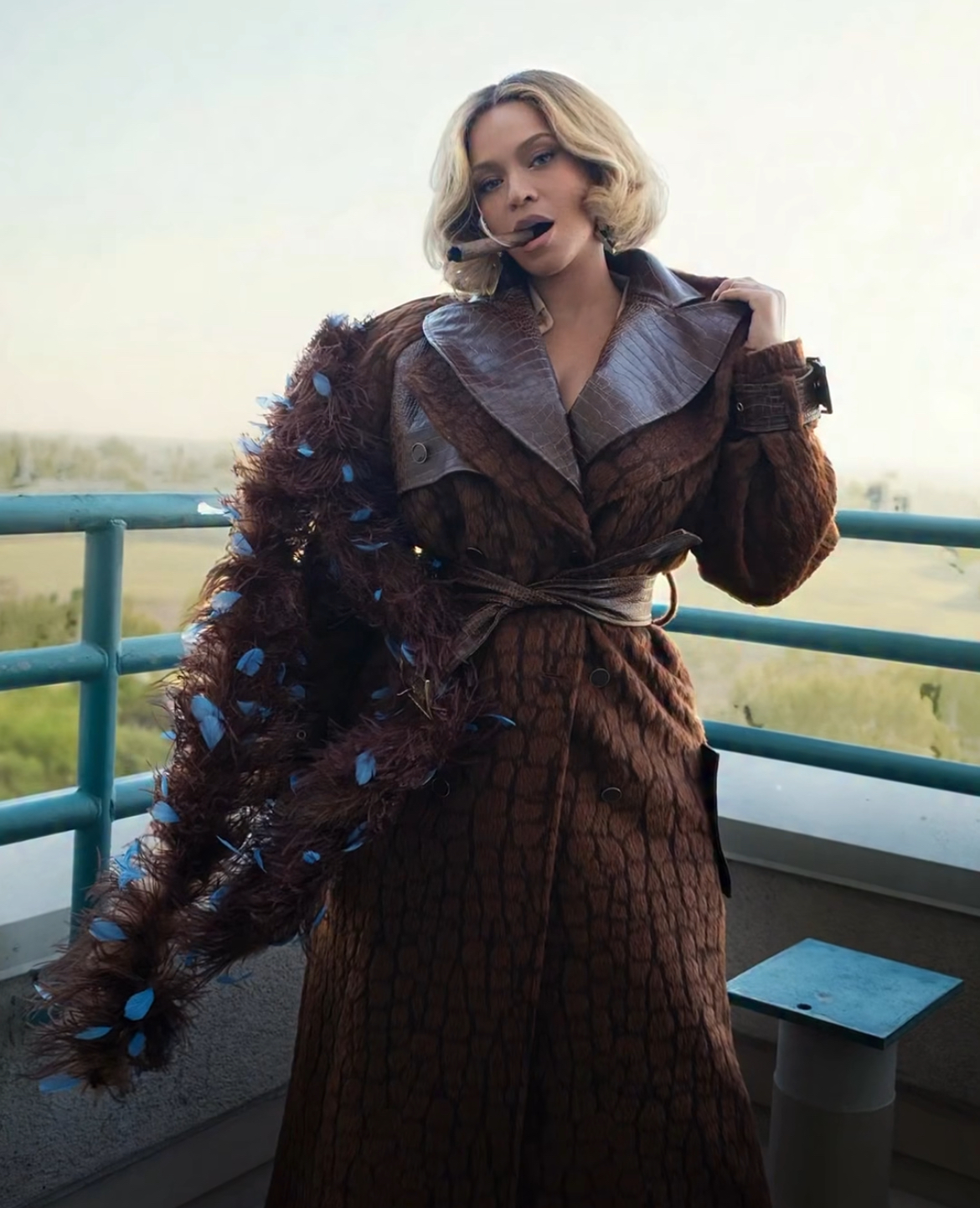 Beyonce Posed For The Gram In A Chocolate Brown Rowen Rose Coat 5
