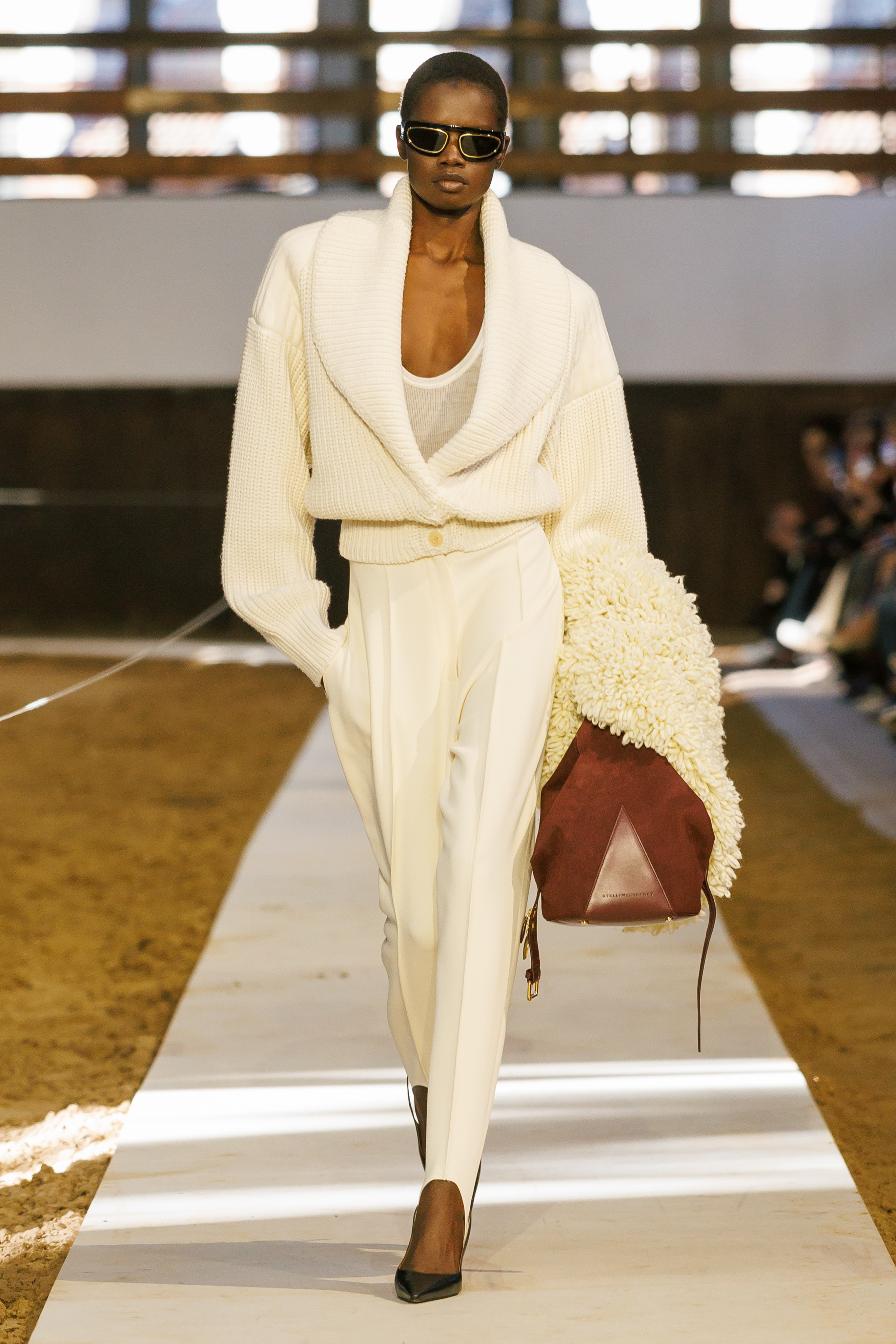 Paris Fashion Week Stella McCartney Debuts Winter 2026 Show Blending Past And Present 12