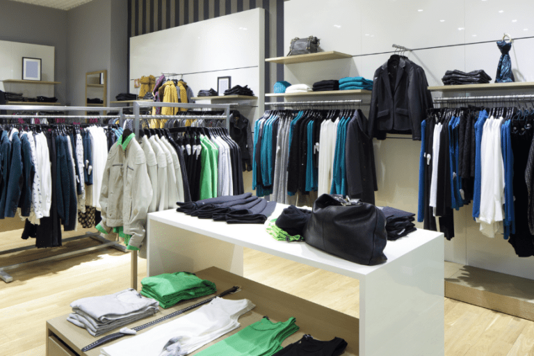 Fashion and Finances: How to Balance Personal Style With Smart Spending