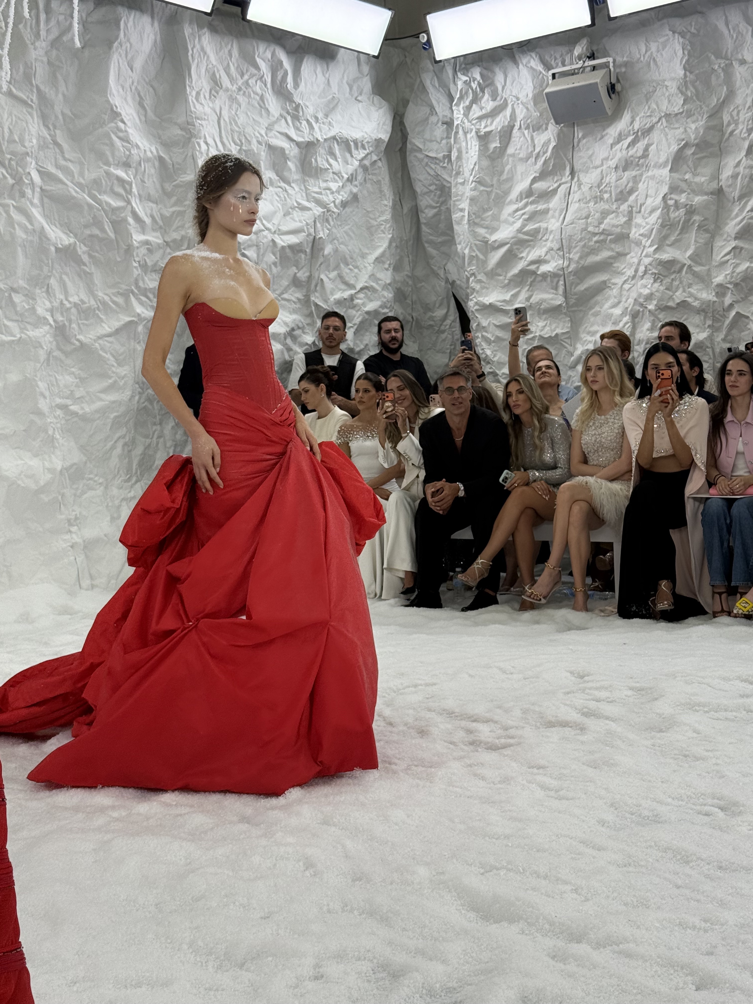 Celia Kritharioti Unveils Frozen Eden For Fall 2026 Couture And Jennifer Lopez Stops The Show Before It Even Starts IMG 6494